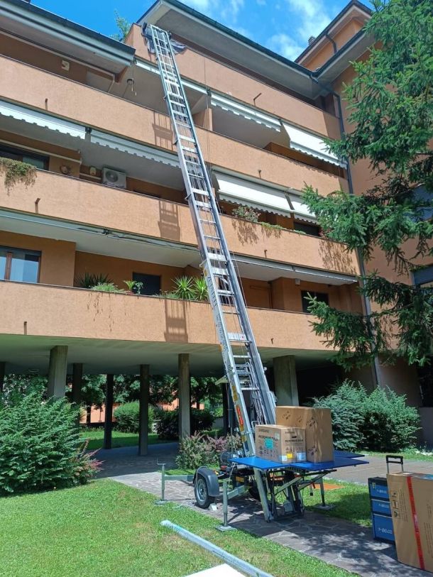 Noleggio a semi-freddo autoscala senza operatore