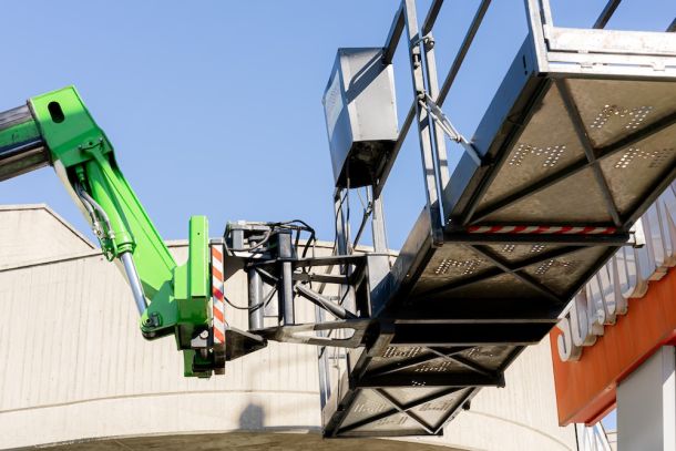 Noleggio piattaforma aerea multifunzione Milano e dintorni