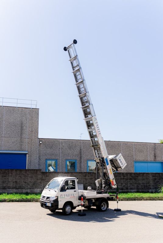 Noleggio elevatori piccoli autocarrati Milano: fino a 27 metri